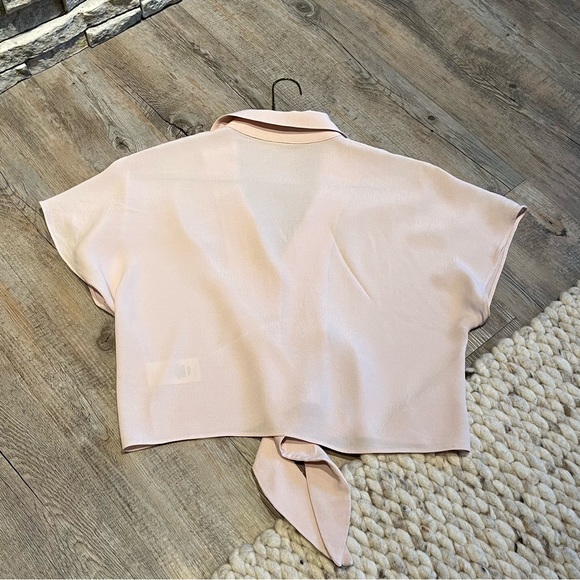 Wilfred free soft pink short sleeved crop blouse with tie front & button close. - Picture 4 of 7